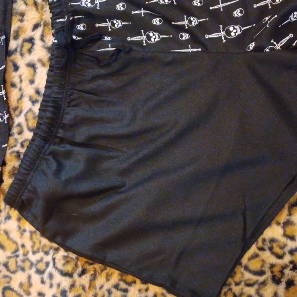 NWT Hot topic Social Collision 3x split dagger lounge set Black /white - Picture 9 of 16